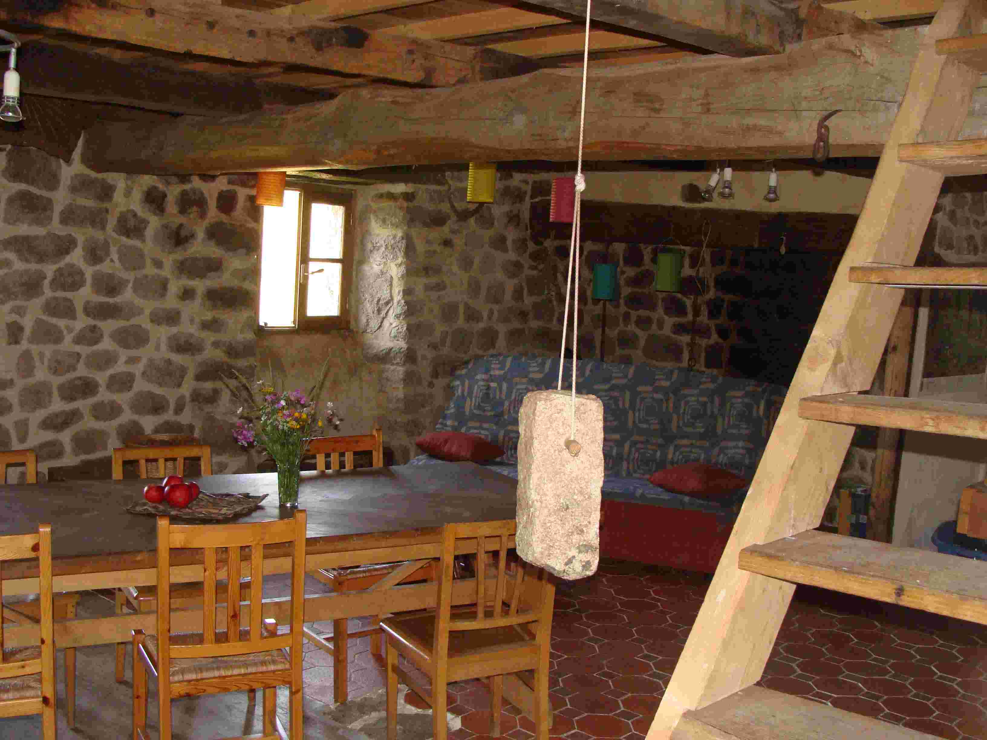 salle-depuis-cuisine